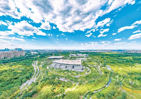 蓝天白云续写漂亮北京生态画面   “十四五”时期北京PM2.5浓度已下降近20%