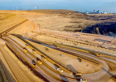 找矿大会战！1.52万余人齐聚新疆“找宝藏”